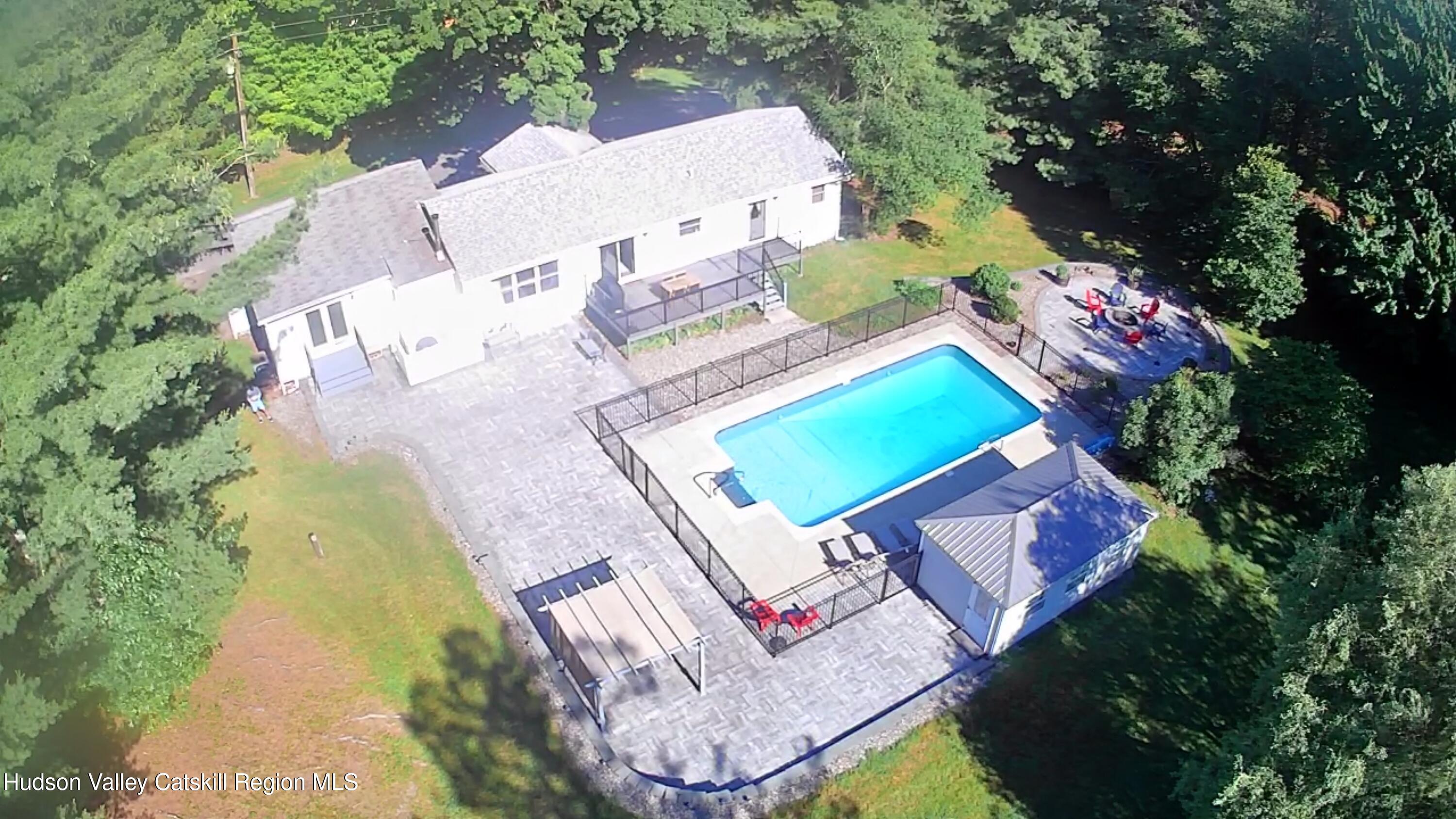 578 Fischer Road Kinderhook, NY 12106 - Photo 2 of 43 IMG_7343