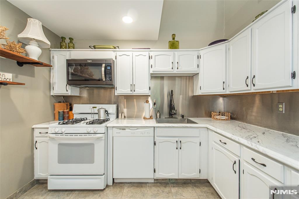 15 Concord Road, Unit G West Milford, NJ 07480 - Photo 8 of 23