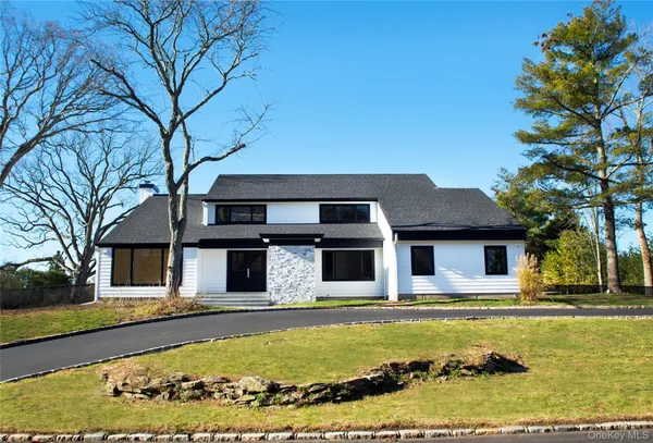 $2,750,000 | 6 Clearmeadow Court, Woodbury, NY 11797