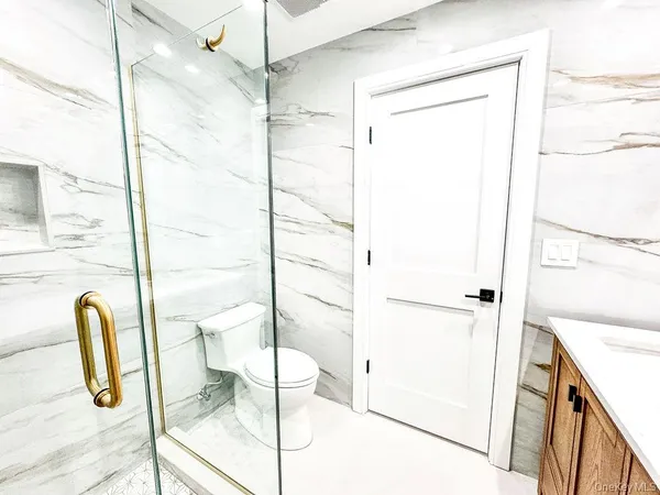 $2,750,000 | 6 Clearmeadow Court, Woodbury, NY 11797