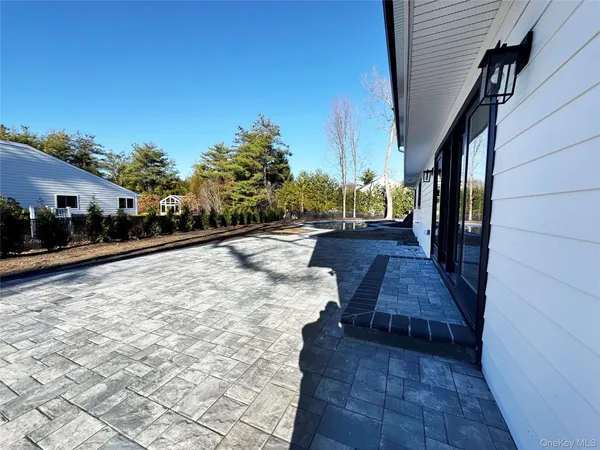 $2,750,000 | 6 Clearmeadow Court, Woodbury, NY 11797
