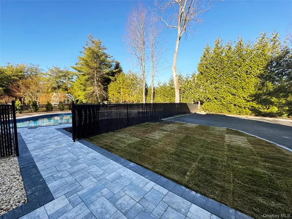 $2,750,000 | 6 Clearmeadow Court, Woodbury, NY 11797