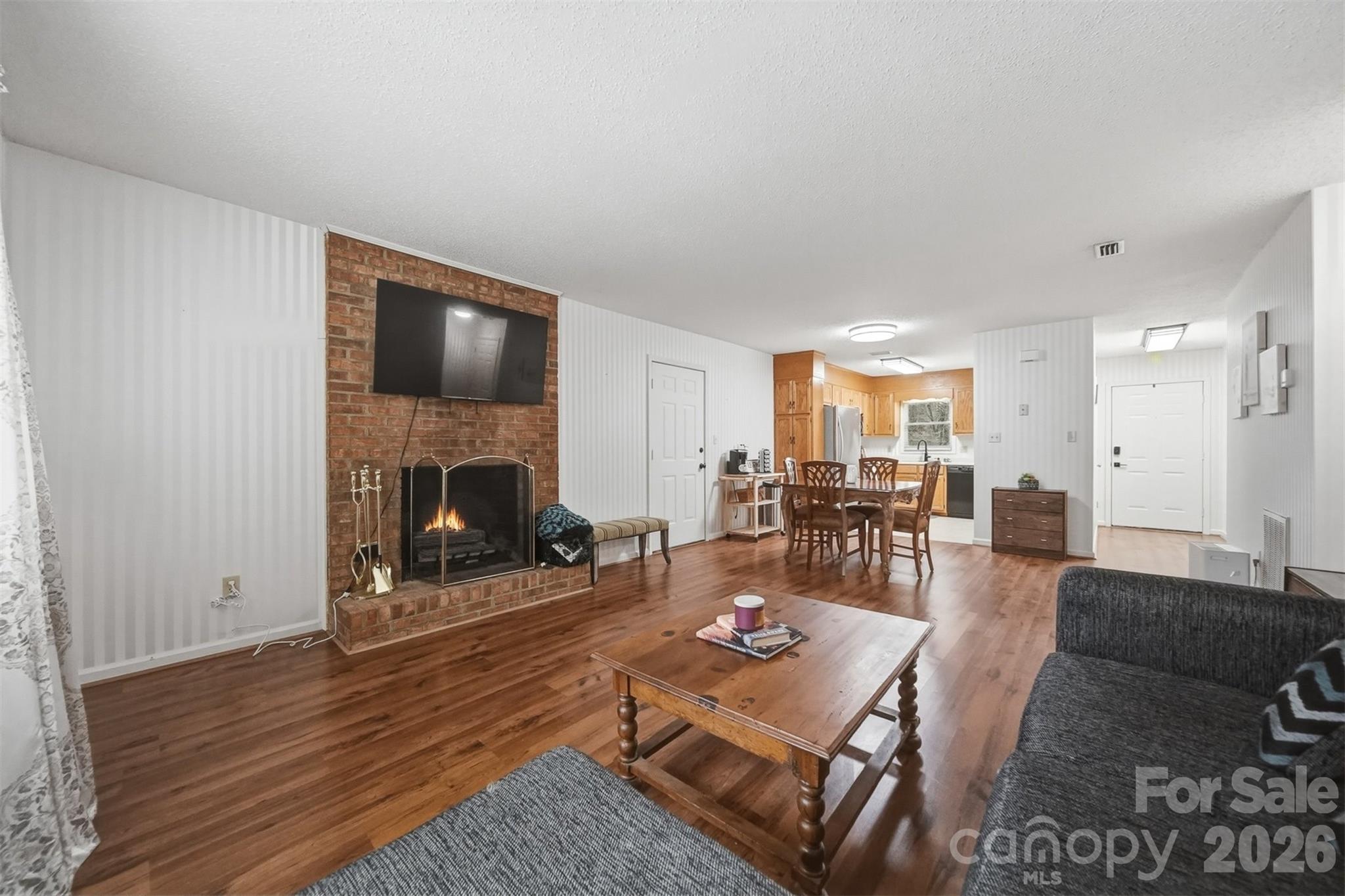 605 8th Avenue Southwest, Unit A1 Conover, NC 28613 - Photo 3 of 23