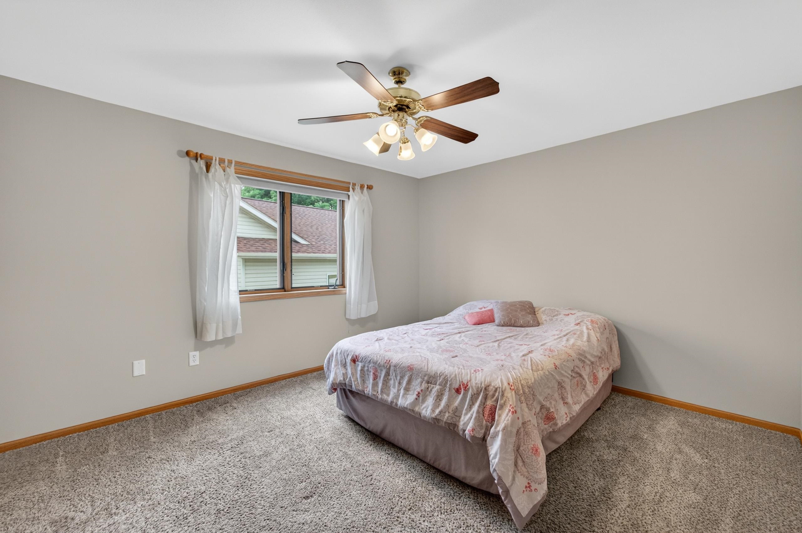 467 Sherbrooke Drive Sun Prairie, WI 53590 - Photo 13 of 27