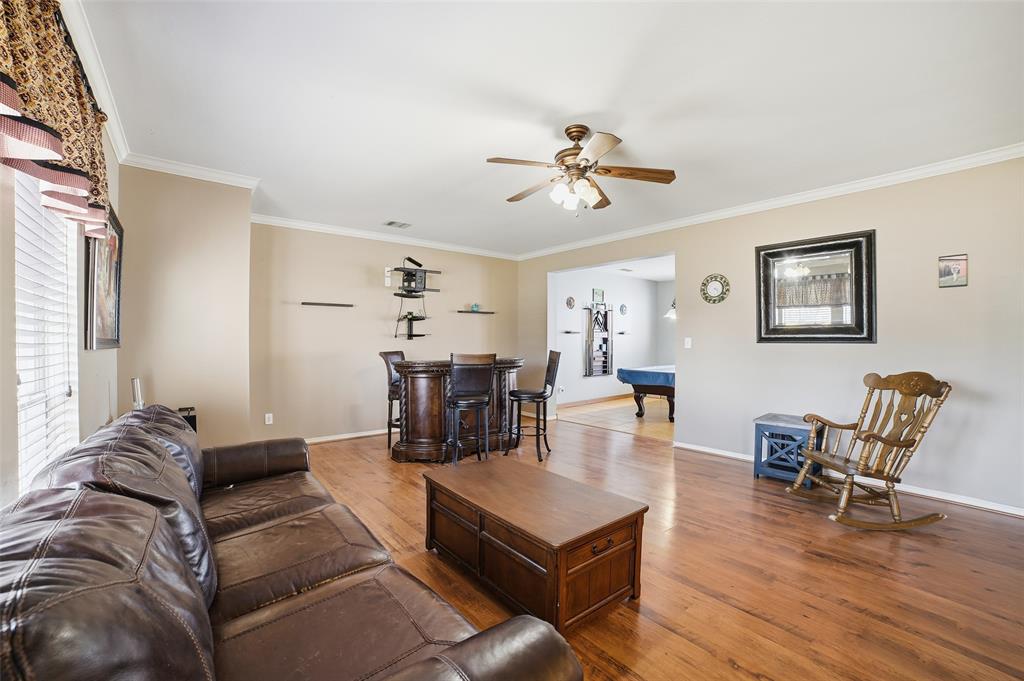 3613 Bermuda Drive Rowlett, TX 75088 - Photo 5 of 35 a living room with furniture
