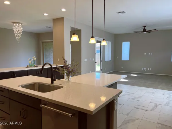 $2,800 | 22729 East Tierra Grande, Queen Creek, AZ 85142