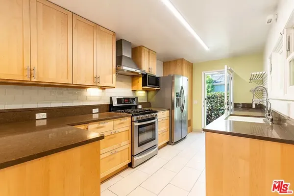 $7,850 | 721 Marine Street, Santa Monica, CA 90405