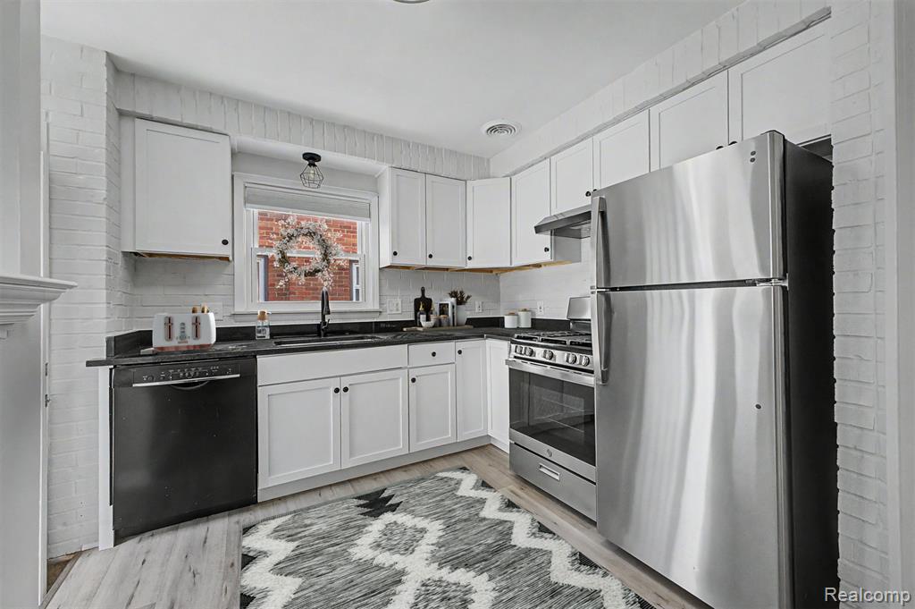 22260 Samuel Street Taylor, MI 48180 - Photo 10 of 41