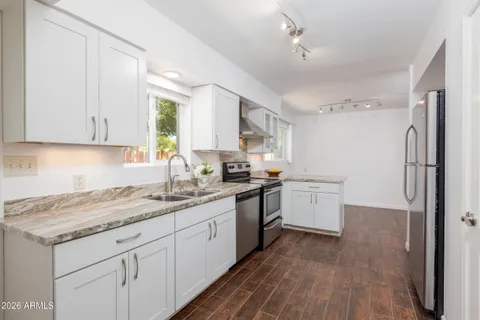 $320,000 | 5550 North 12th Street, Unit 8, Phoenix, AZ 85014