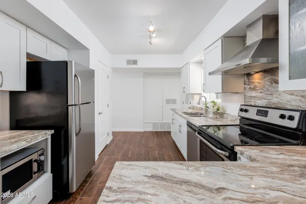 $320,000 | 5550 North 12th Street, Unit 8, Phoenix, AZ 85014