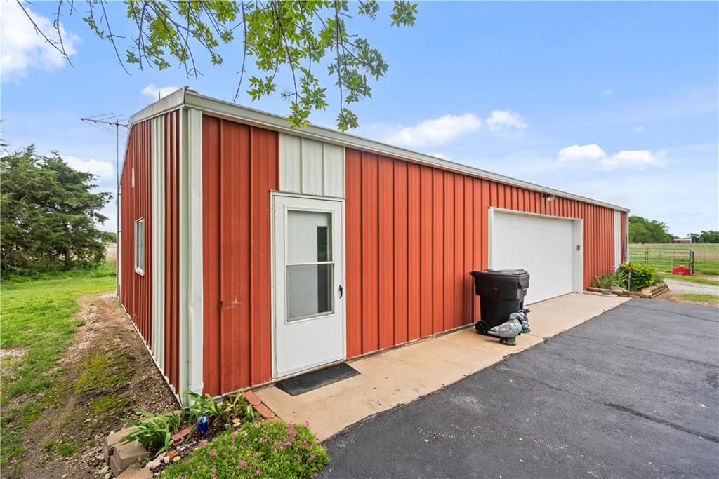 1504 17000 Road Parsons, KS 67357 - Photo 64 of 90