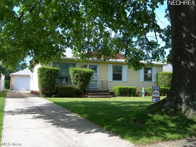 9336 Berkshire Road Cleveland, OH 44130 - Photo 2 of 21