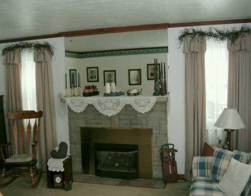 4933 East Willock Road Baldwin, PA 15227 - Photo 2 of 7 Living Room.