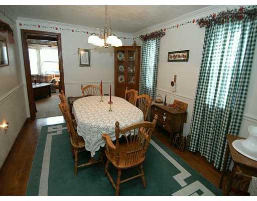 4933 East Willock Road Baldwin, PA 15227 - Photo 4 of 7 Dining Room.