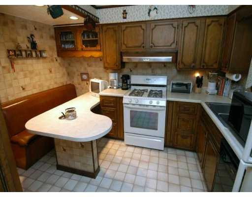 4933 East Willock Road Baldwin, PA 15227 - Photo 5 of 7 Kitchen.