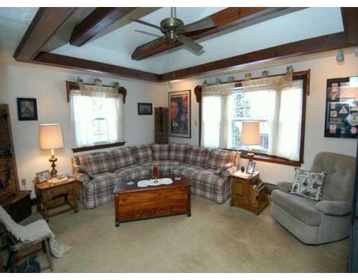 4933 East Willock Road Baldwin, PA 15227 - Photo 6 of 7 Den/Family/Great Room.