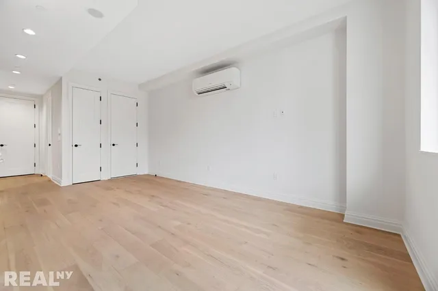 $635,000 | 127 West 112th Street, Unit 6D | Harlem