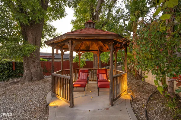 $1,995,000 | 3851 4th Avenue, Glendale, CA 91214