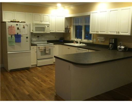 12 Evergreen Farms Road Scarborough, ME 04074 - Photo 2 of 12 Kitchen.