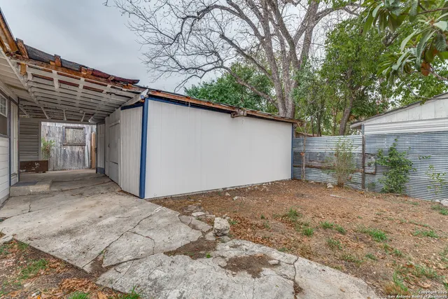 $1,295 | 808 Northwest 20th Street, San Antonio, TX 78207