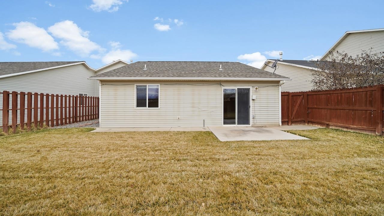 658 Springbrook Drive Grand Junction, CO 81504 - Photo 17 of 27 a bathroom with a sink and mirror