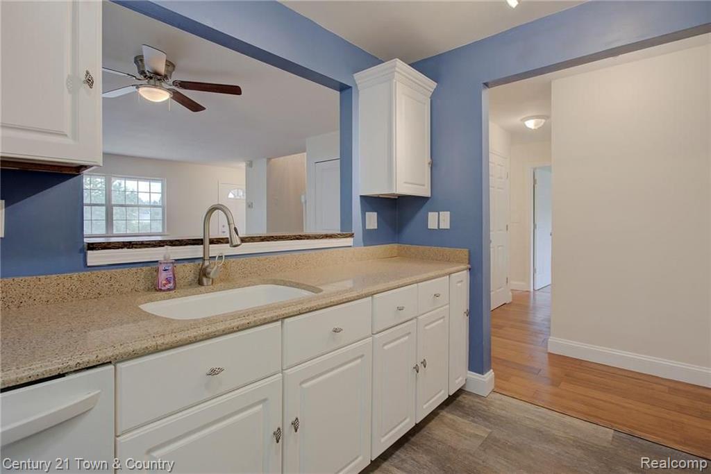 97 West Kennett Road Pontiac, MI 48340 - Photo 12 of 32