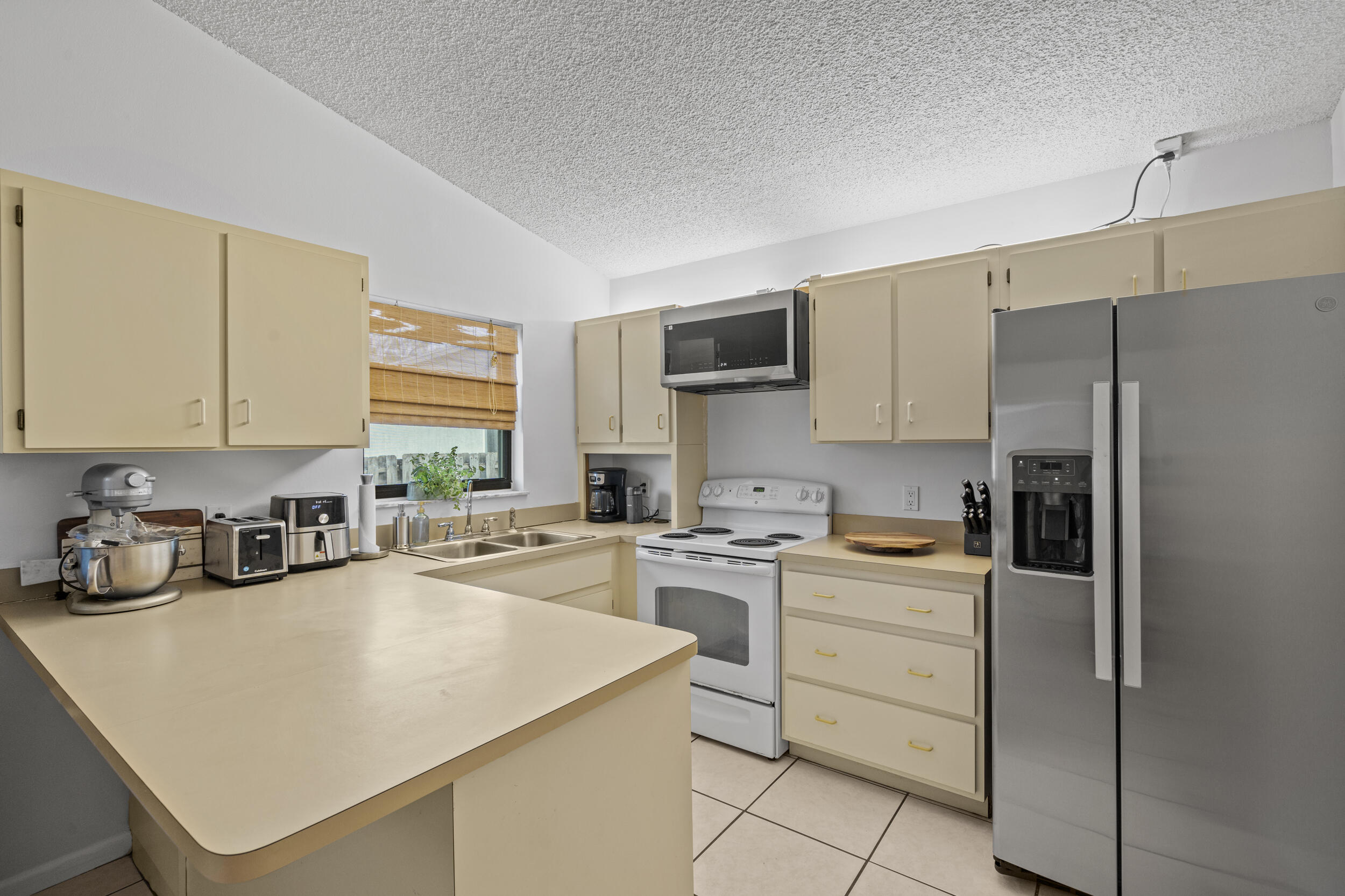 53 Southeast Ontario Way Stuart, FL 34997 - Photo 12 of 44 12_dsc07693