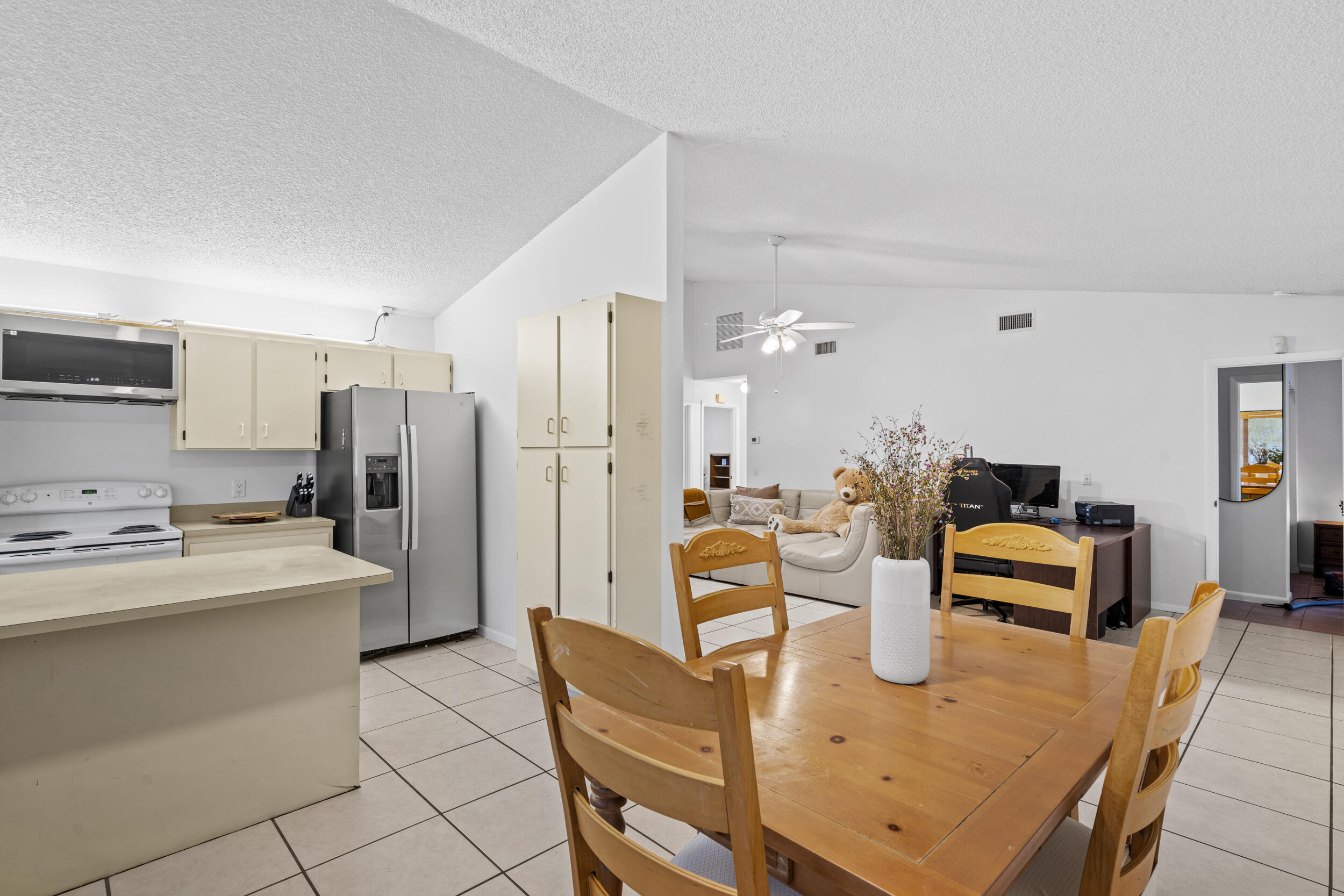 53 Southeast Ontario Way Stuart, FL 34997 - Photo 14 of 44 14_dsc07728