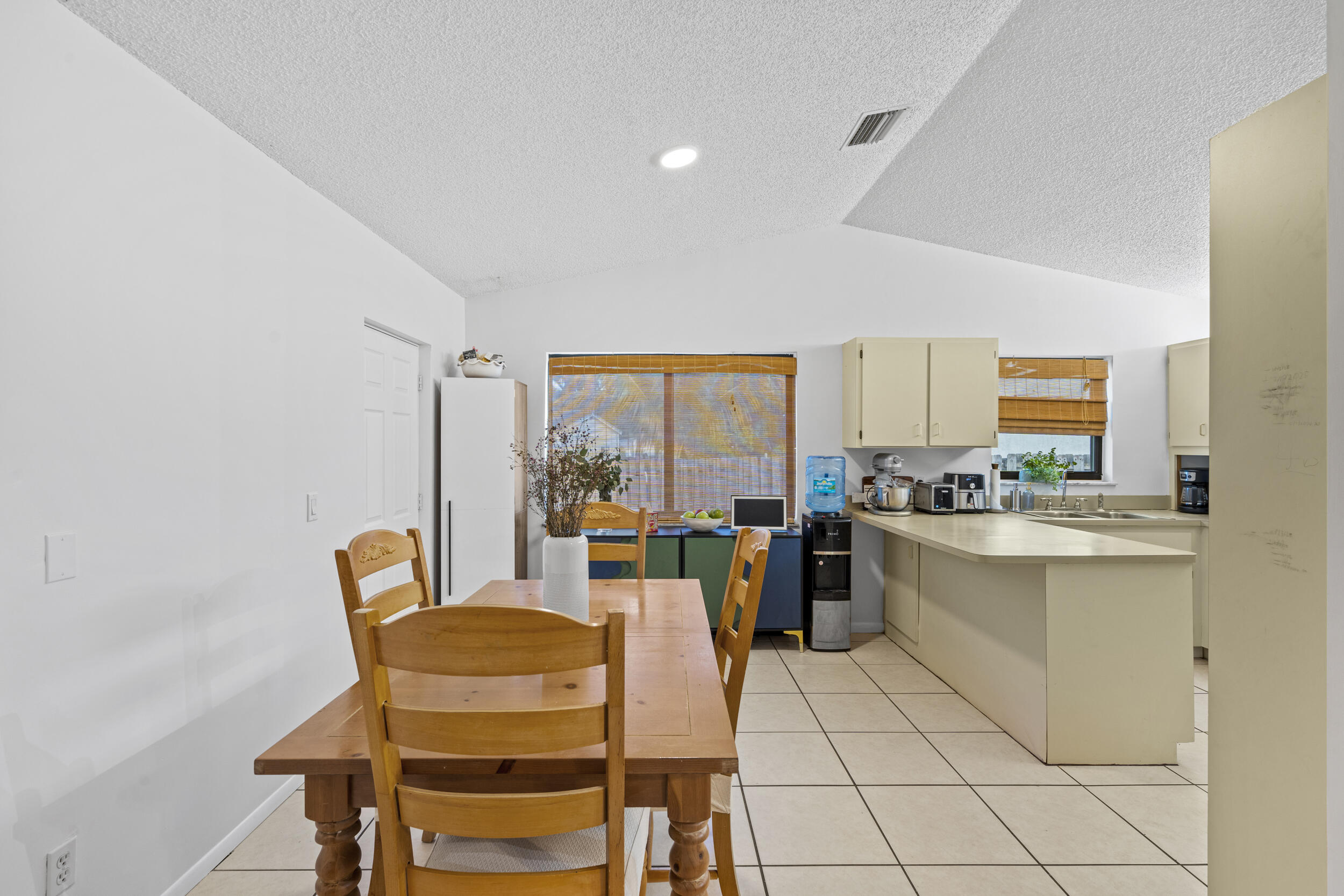 53 Southeast Ontario Way Stuart, FL 34997 - Photo 15 of 44 16_dsc07718