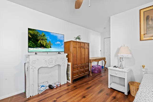 $310,000 | 53 Southeast Ontario Way, Stuart, FL 34997