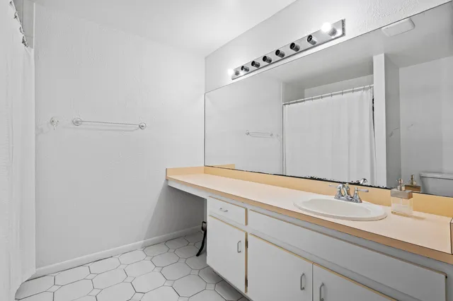 $310,000 | 53 Southeast Ontario Way, Stuart, FL 34997