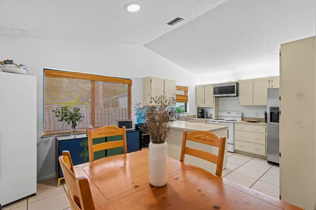 $310,000 | 53 Southeast Ontario Way, Stuart, FL 34997