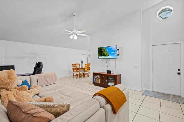 $310,000 | 53 Southeast Ontario Way, Stuart, FL 34997