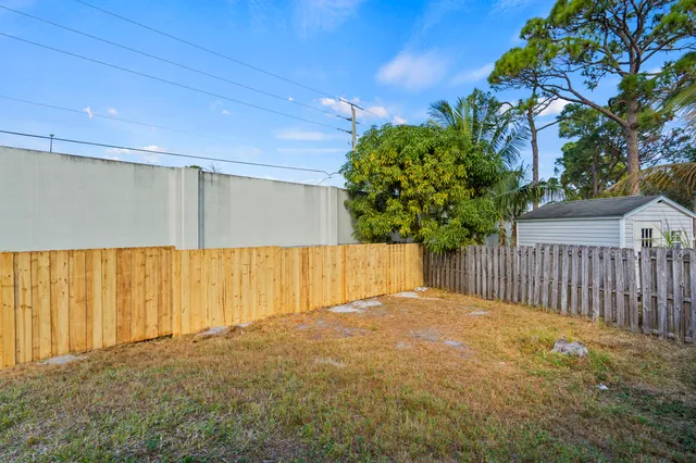 $310,000 | 53 Southeast Ontario Way, Stuart, FL 34997