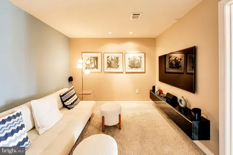 $589,000 | 5750 Bou Avenue, Unit 1501, Rockville, MD 20852