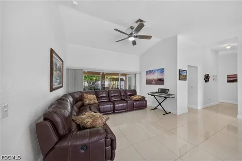 $365,000 | 622 Southeast 10th Avenue, Cape Coral, FL 33990