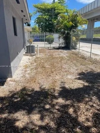$2,000 | 4009 Northwest 16th Avenue, Miami, FL 33142