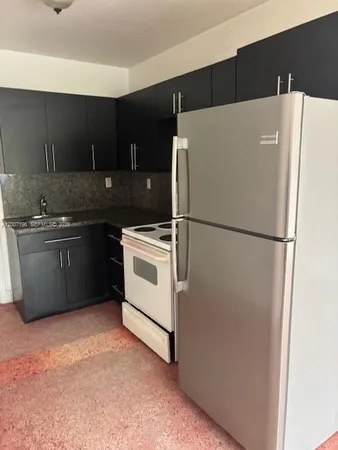$2,000 | 4009 Northwest 16th Avenue, Miami, FL 33142