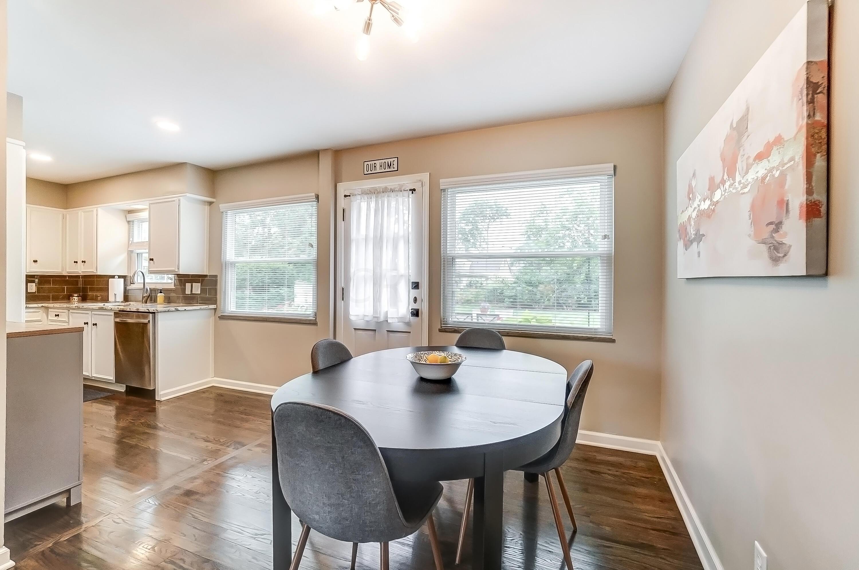1254 Kenwick Road Columbus, OH 43209 - Photo 12 of 52 Eat-in Space