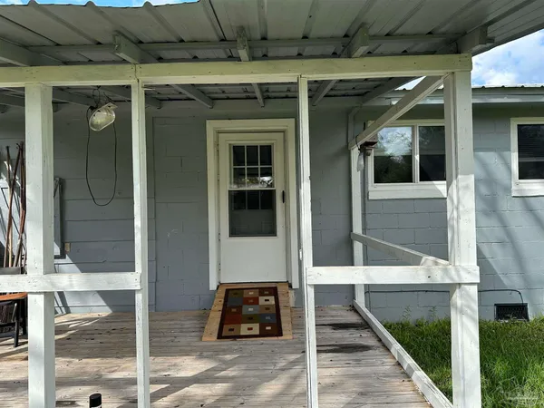 $1,400 | 1052 Well Line Road, Cantonment, FL 32533