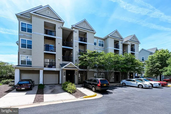 $2,500 | 5115 Travis Edward Way, Unit G, Centreville, VA 20120