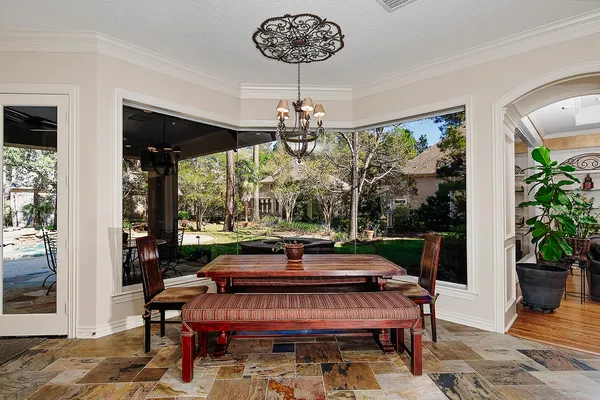 $2,275,000 | 22 West Bracebridge Circle, The Woodlands, TX 77382
