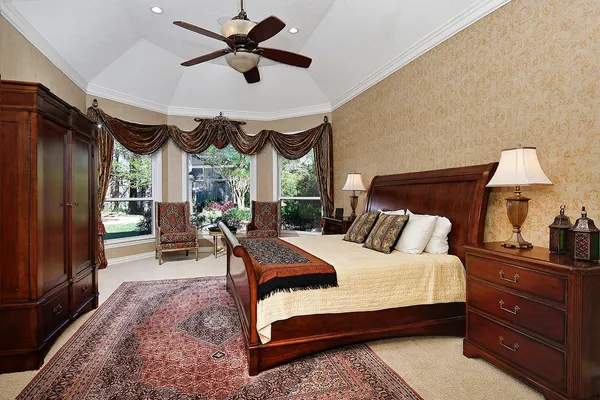 $2,350,000 | 22 West Bracebridge Circle, The Woodlands, TX 77382