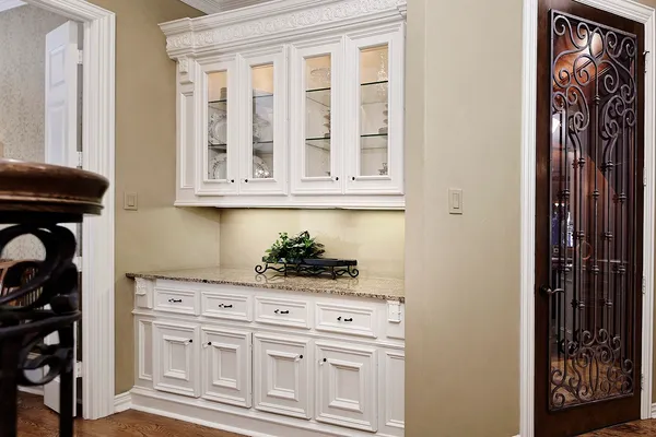 $2,350,000 | 22 West Bracebridge Circle, The Woodlands, TX 77382