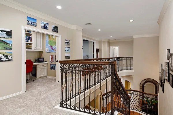 $2,350,000 | 22 West Bracebridge Circle, The Woodlands, TX 77382