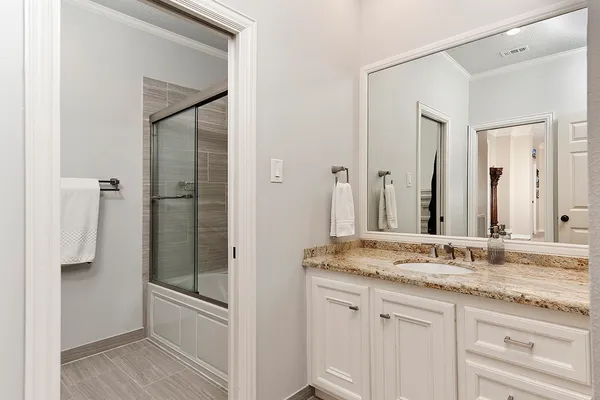 $2,350,000 | 22 West Bracebridge Circle, The Woodlands, TX 77382