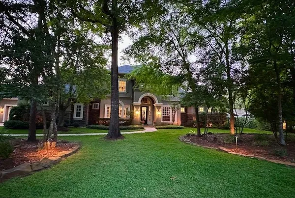 $2,350,000 | 22 West Bracebridge Circle, The Woodlands, TX 77382