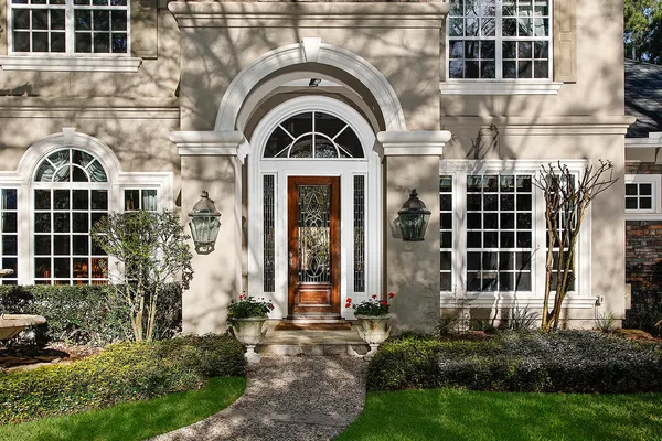 $2,350,000 | 22 West Bracebridge Circle, The Woodlands, TX 77382