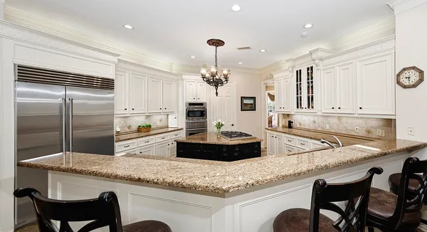 $2,350,000 | 22 West Bracebridge Circle, The Woodlands, TX 77382