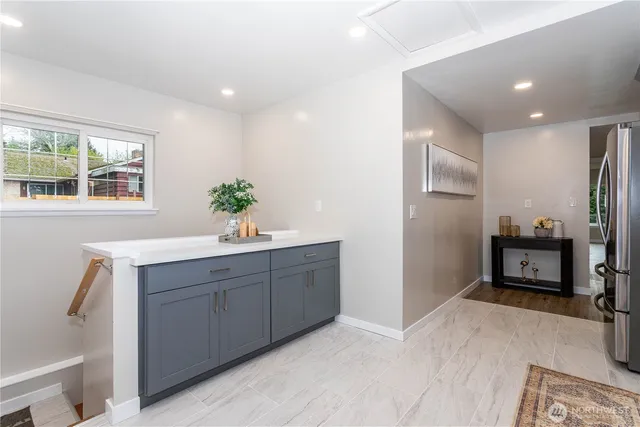 $885,000 | 454 Southwest 142nd Street, Burien, WA 98166